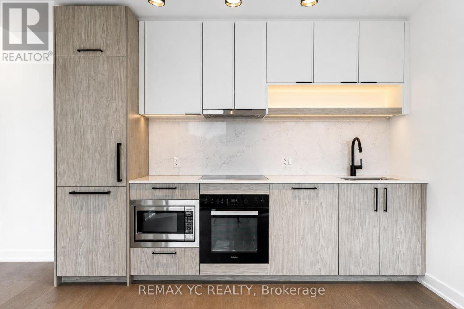 706 - 91 Montclair Avenue, Toronto, Ontario  M5P 0B1 - Photo 3 - C13692862