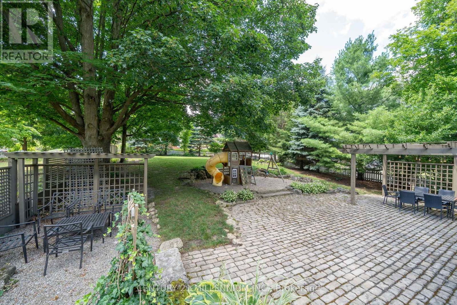 255 Macdonald Street, Caledon, Ontario  L7C 1L8 - Photo 37 - W13704094