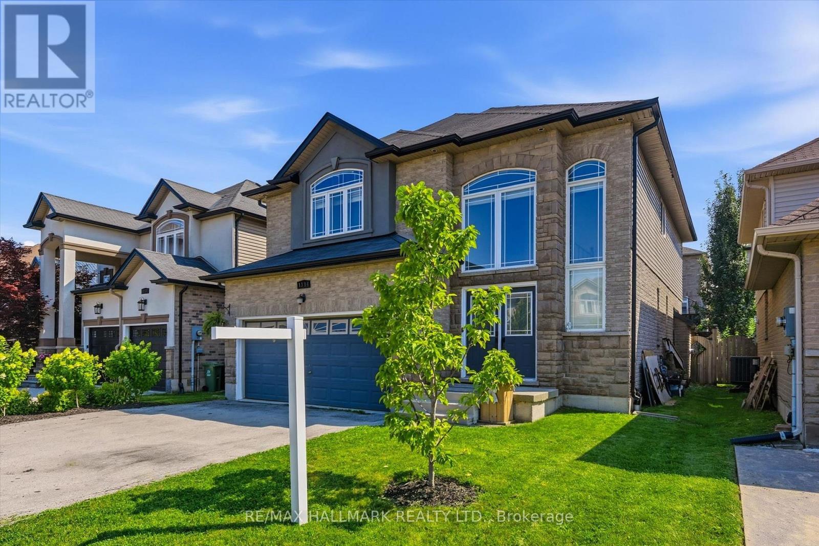 1334 Upper Paradise Road, Hamilton, Ontario  L9B 0C3 - Photo 3 - X13704100