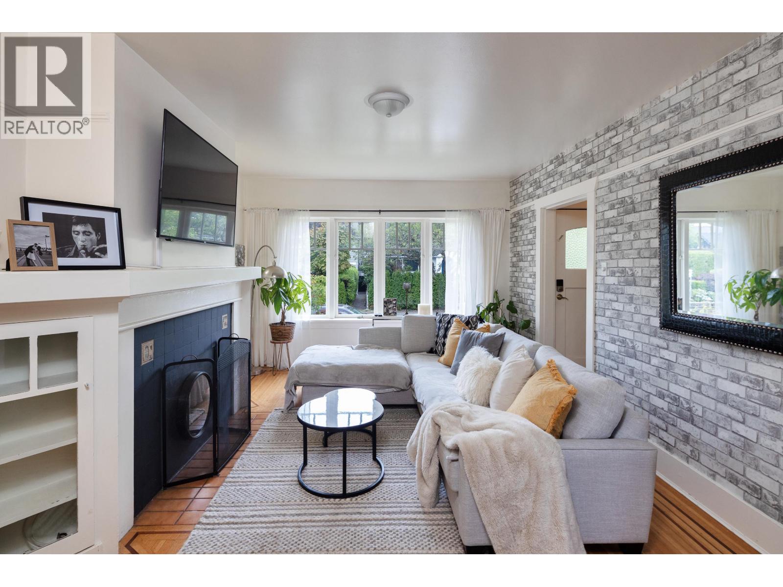 1325/27 Laburnum Street, Vancouver, British Columbia  V6J 3W4 - Photo 5 - R3158044
