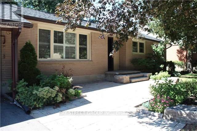 308 Maple Street, Newmarket, Ontario  L3Y 3K4 - Photo 2 - N13704138