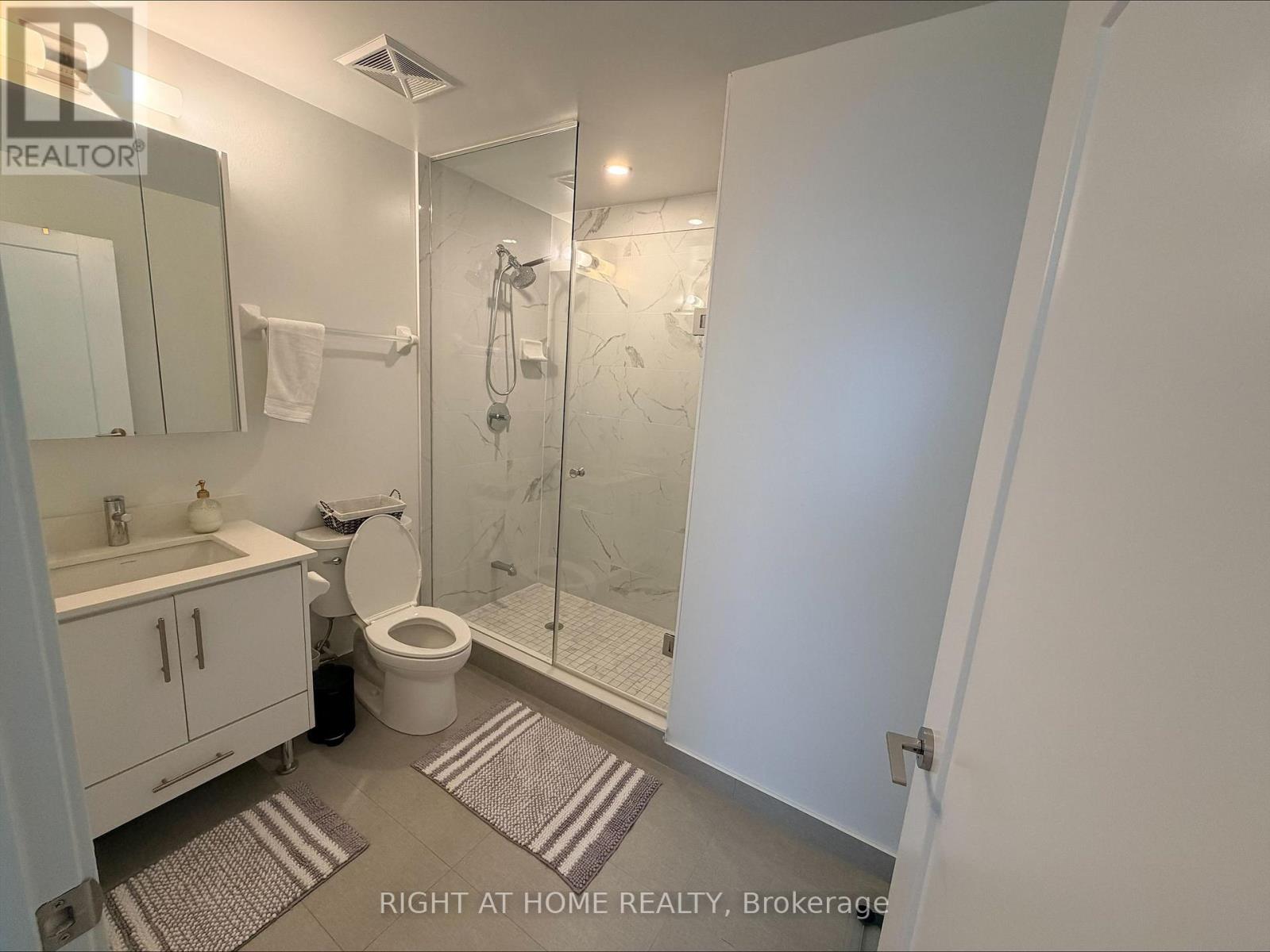 1706 - 105 Oneida Crescent, Richmond Hill, Ontario  L4B 0H6 - Photo 6 - N13704142
