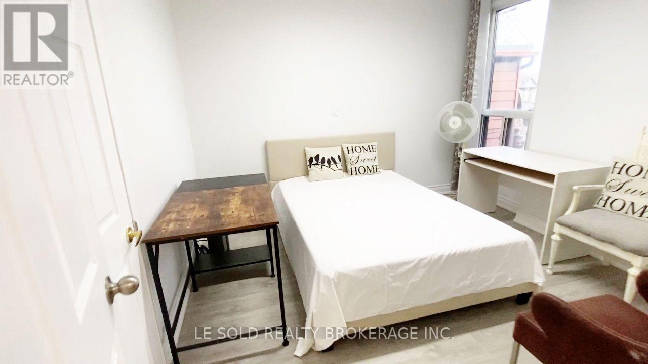 Room 201 - 81 Hallam Street, Toronto, Ontario  M6H 1W7 - Photo 6 - W13704152