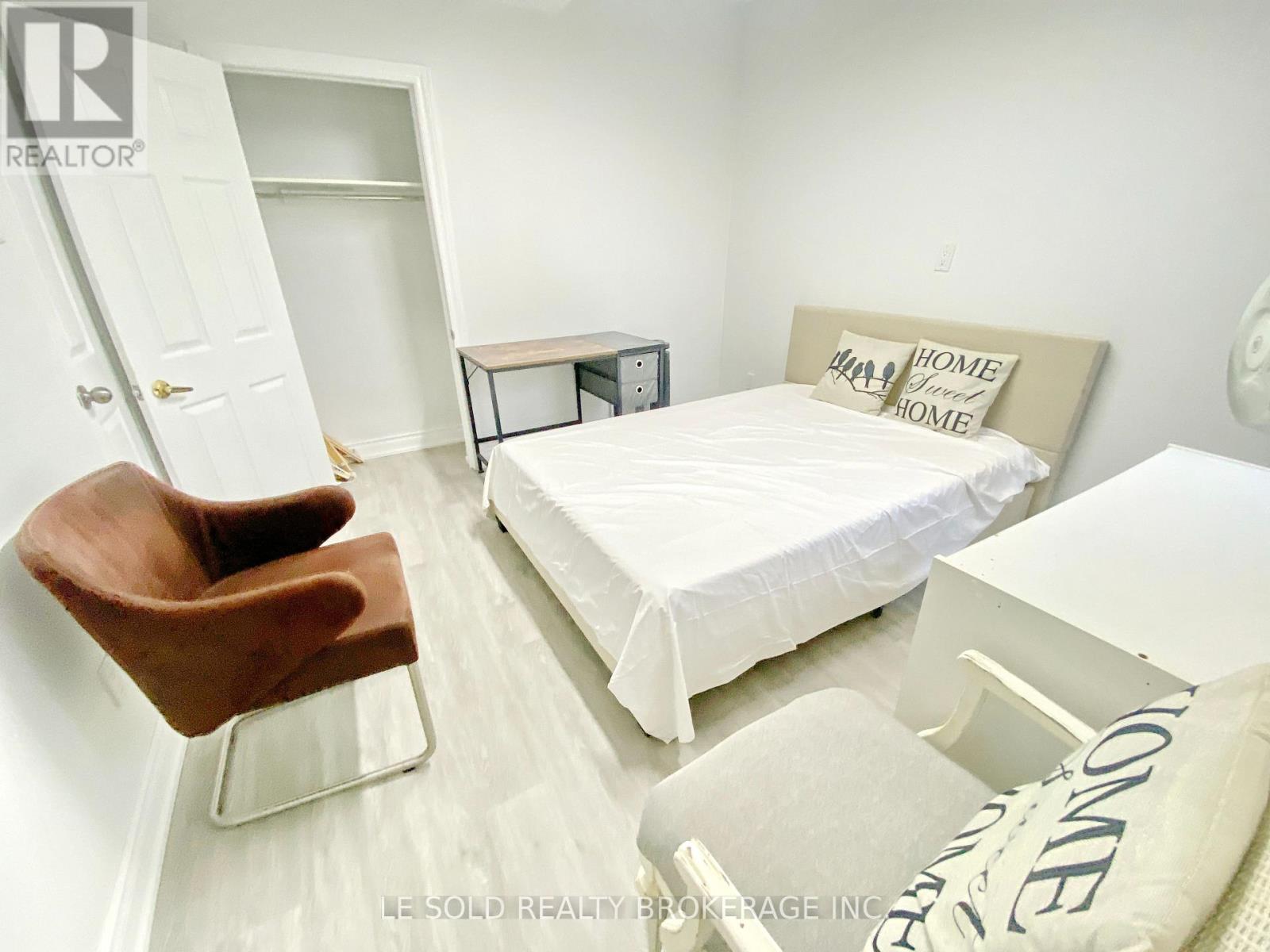 Room 201 - 81 Hallam Street, Toronto, Ontario  M6H 1W7 - Photo 7 - W13704152