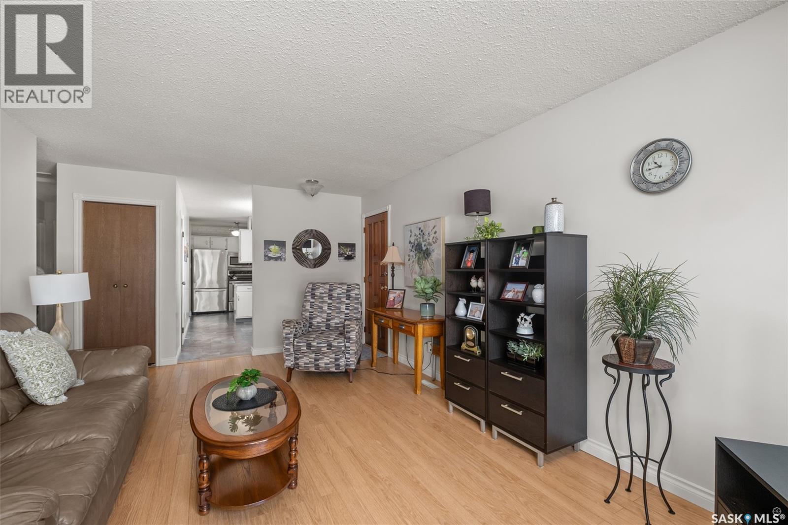 21 Plaxton Place, Prince Albert, Saskatchewan  S6V 6N6 - Photo 5 - SK046181