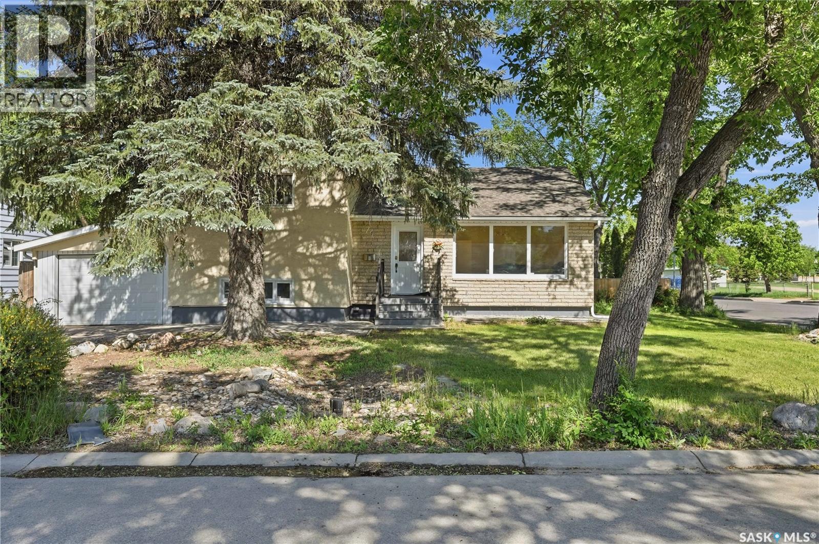 49 SCOTT STREET, Regina, Saskatchewan
