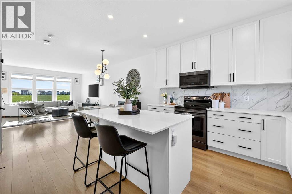 87 Heirloom Boulevard Se, Calgary, Alberta  T3S 0H2 - Photo 7 - A2334299
