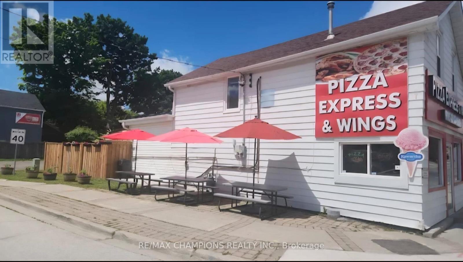 15954 Airport Road N, Caledon, Ontario  L7C 1K5 - Photo 2 - W13704160