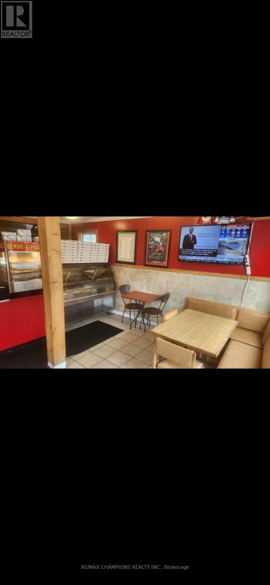 15954 Airport Road N, Caledon, Ontario  L7C 1K5 - Photo 4 - W13704160