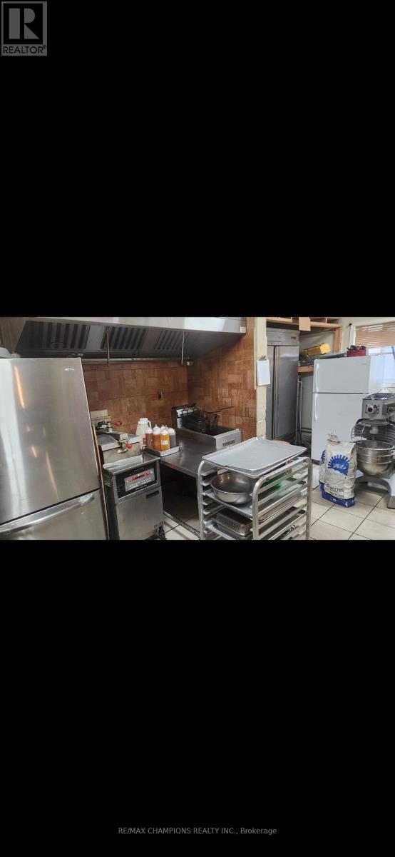 15954 Airport Road N, Caledon, Ontario  L7C 1K5 - Photo 6 - W13704160