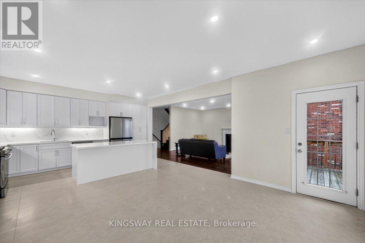 8 Monkton Circle, Brampton, Ontario  L6Y 0X1 - Photo 20 - W13704168
