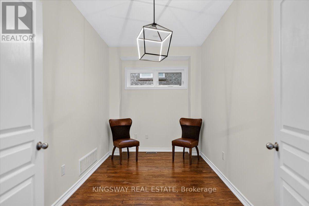 8 Monkton Circle, Brampton, Ontario  L6Y 0X1 - Photo 22 - W13704168