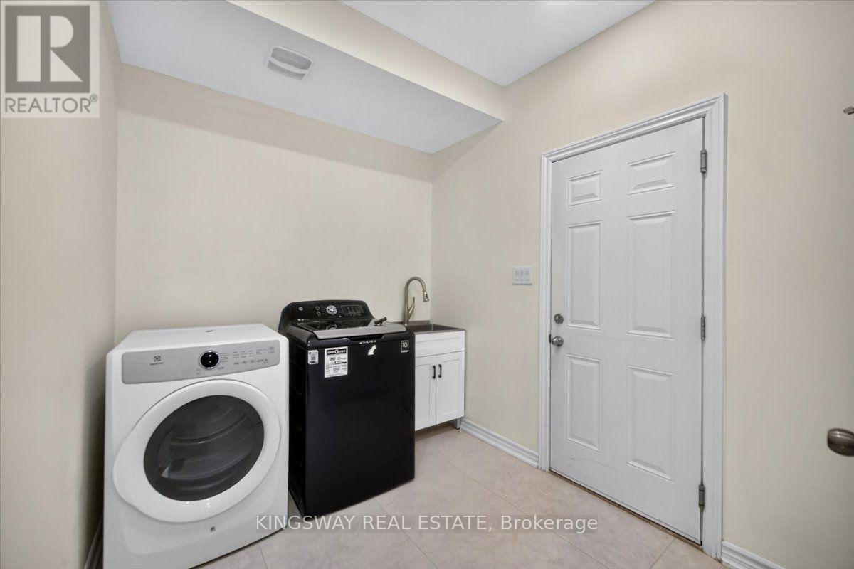 8 Monkton Circle, Brampton, Ontario  L6Y 0X1 - Photo 23 - W13704168