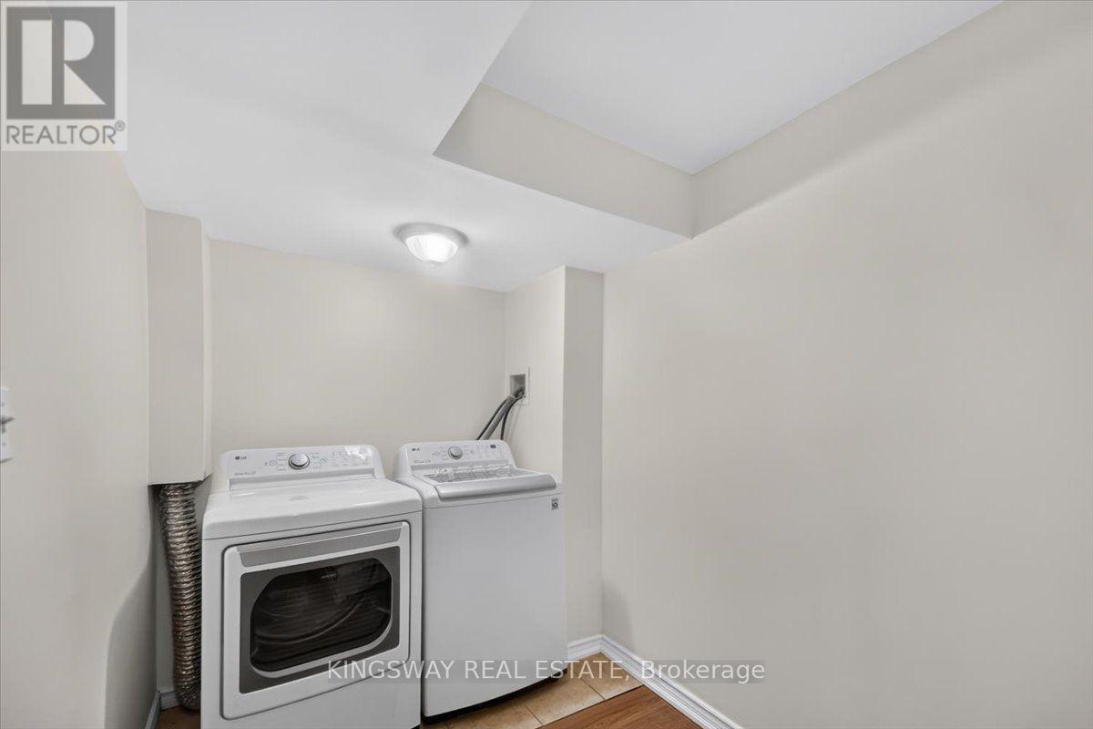 8 Monkton Circle, Brampton, Ontario  L6Y 0X1 - Photo 40 - W13704168