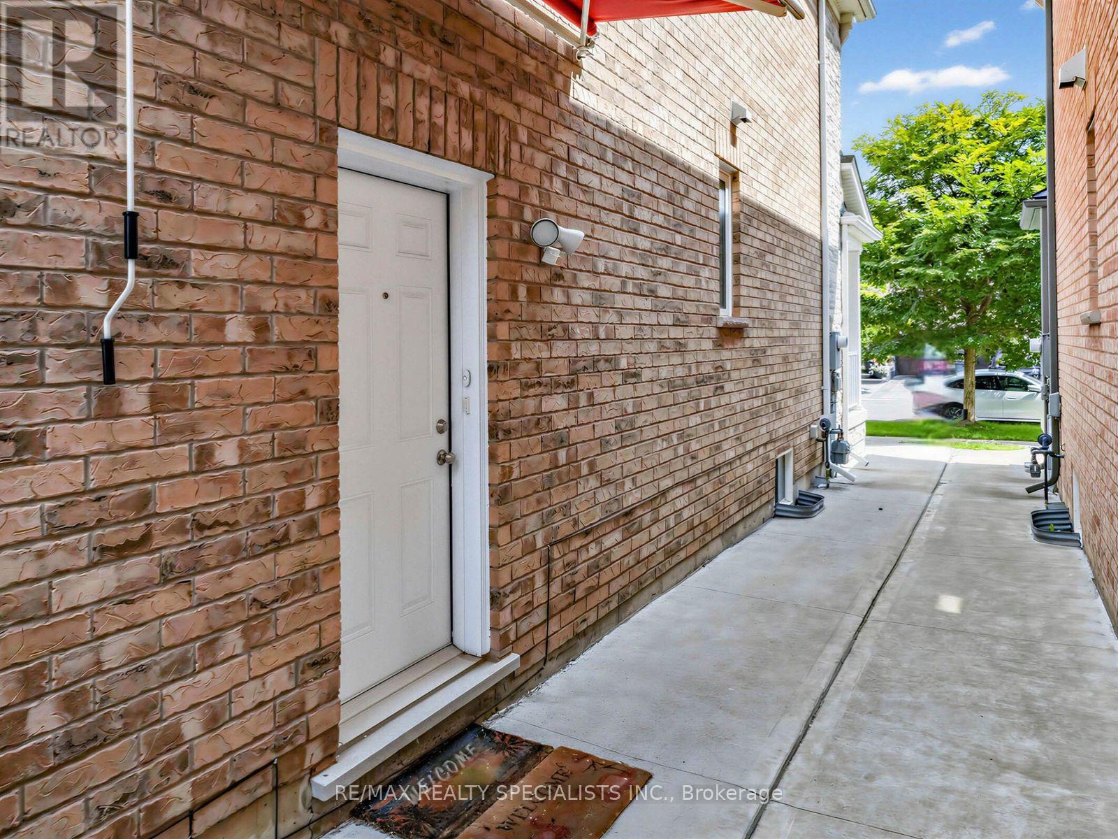 Bsmt - 40 Victoriaville Road, Brampton, Ontario  L6X 5J4 - Photo 15 - W13704172