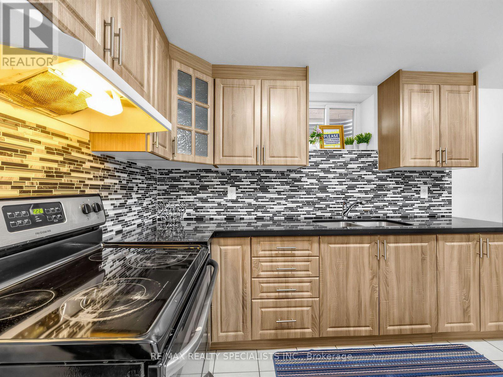 Bsmt - 40 Victoriaville Road, Brampton, Ontario  L6X 5J4 - Photo 6 - W13704172