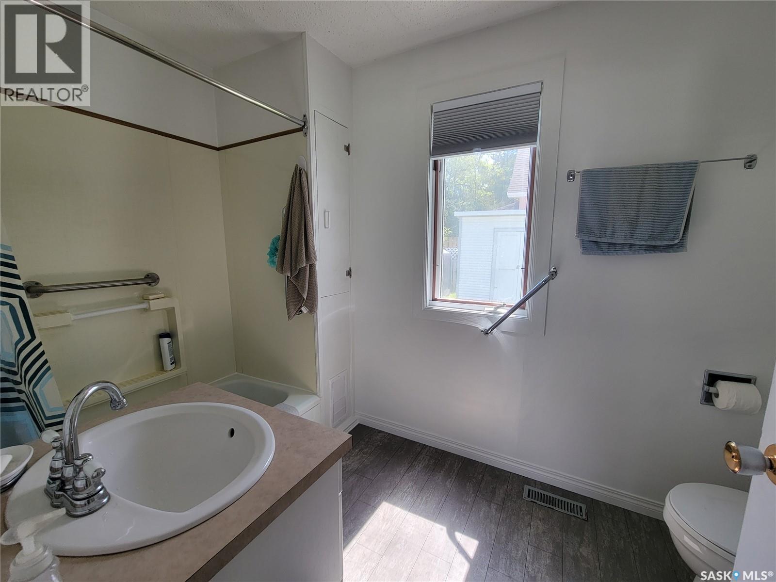 118 1st Street W, St. Walburg, Saskatchewan  S0M 2T0 - Photo 6 - SK046378