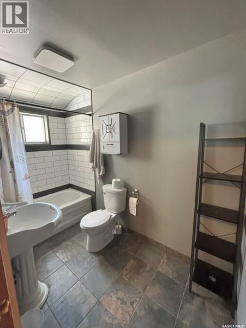 205 3rd Avenue, Young, Saskatchewan  S0K 4Y0 - Photo 11 - SK045684