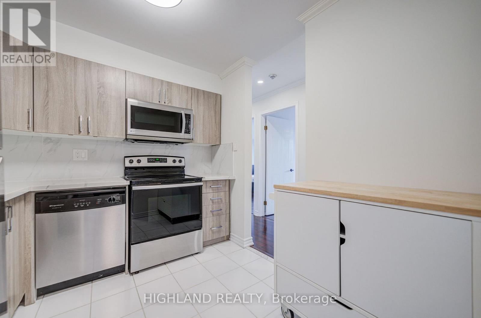 1033 - 95 Trailwood Drive, Mississauga, Ontario  L4Z 3L2 - Photo 8 - W13704180