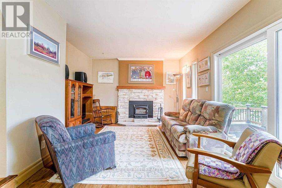 19 Cardell Avenue, Toronto, Ontario  M9N 1S4 - Photo 7 - W13704182