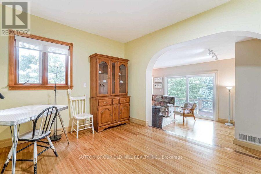 19 Cardell Avenue, Toronto, Ontario  M9N 1S4 - Photo 9 - W13704182
