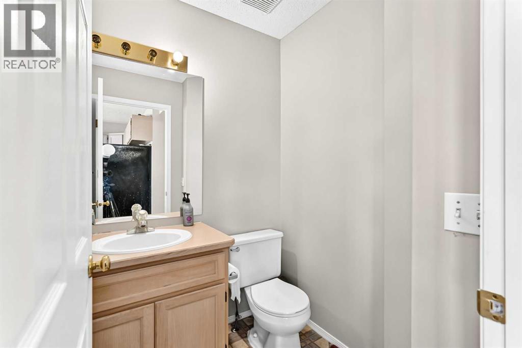7212 Sierra Morena Boulevard SW, Calgary, Alberta  T3H 3G5 - Photo 17 - A2308935