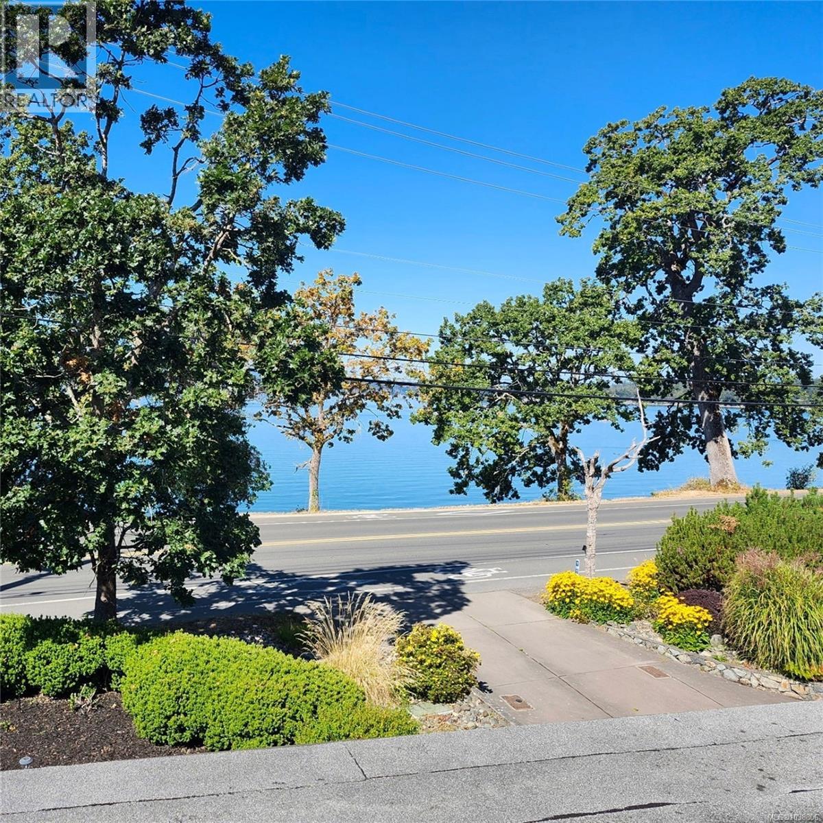 10117 West Saanich Rd, North Saanich, British Columbia V8L 5T6 - Photo 2 - 1038806