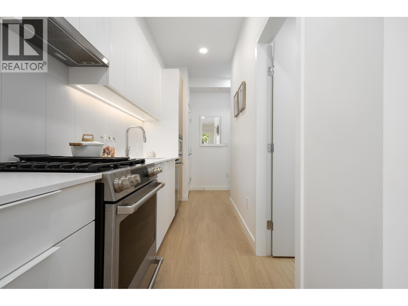 306 2450 Garden Drive, Vancouver, British Columbia  V5N 0K1 - Photo 10 - R3158048