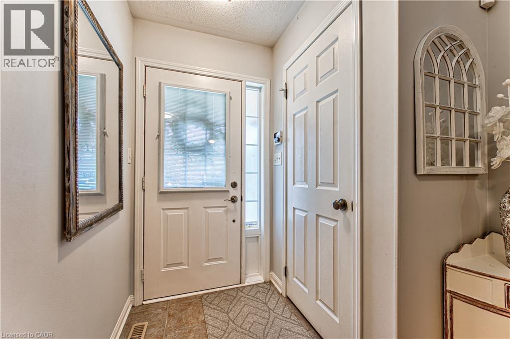 4057 Donnic Drive, Burlington, Ontario  L7M 0A5 - Photo 6 - 40850243