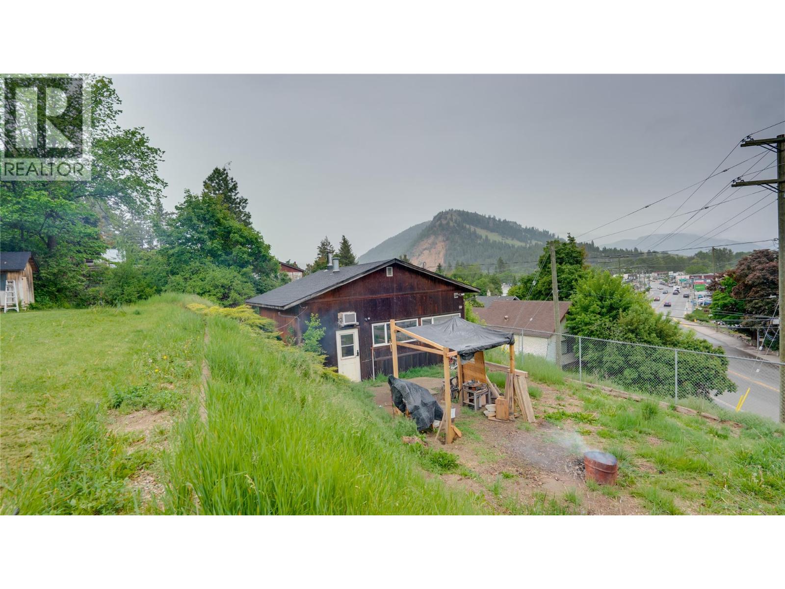 2025 Catt Avenue, Lumby, British Columbia  V0E 2G0 - Photo 39 - 10388927