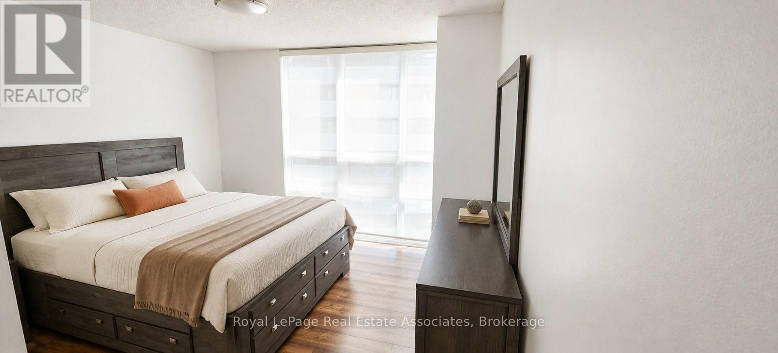 1910 - 19 Grand Trunk Crescent, Toronto, Ontario M5J 3A3 - Photo 22 - C13694106