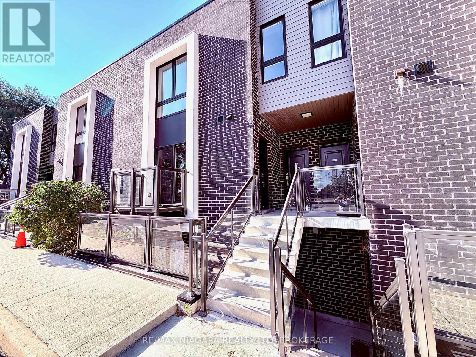 6065 MCLEOD ROAD, Niagara Falls, Ontario