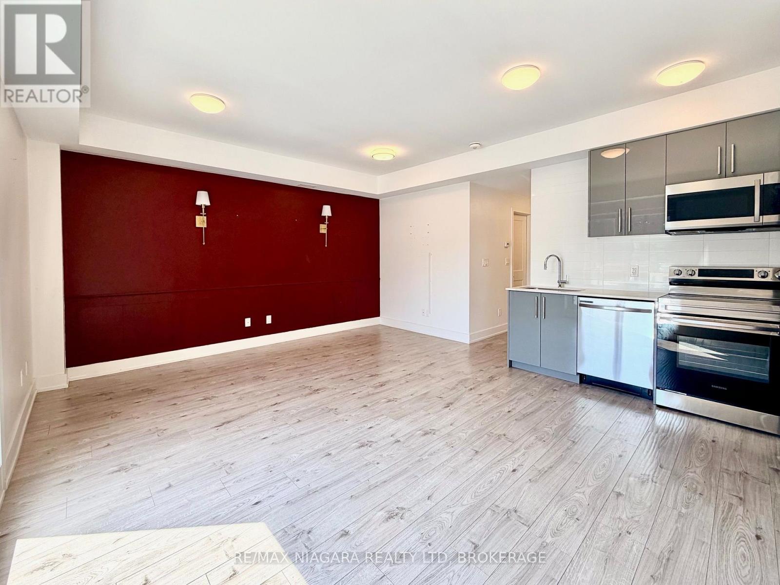 6065 Mcleod Road, Niagara Falls, Ontario  L2G 0Z7 - Photo 2 - X13704216