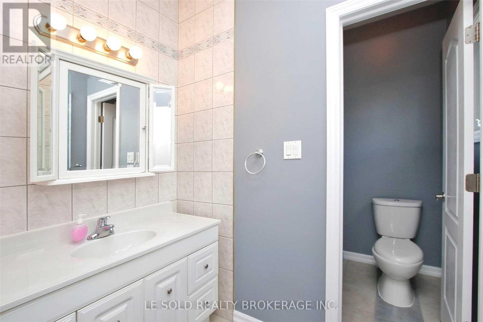 Upper - 50 Dickson Hill Road, Markham, Ontario  L3P 3J3 - Photo 19 - N13704224