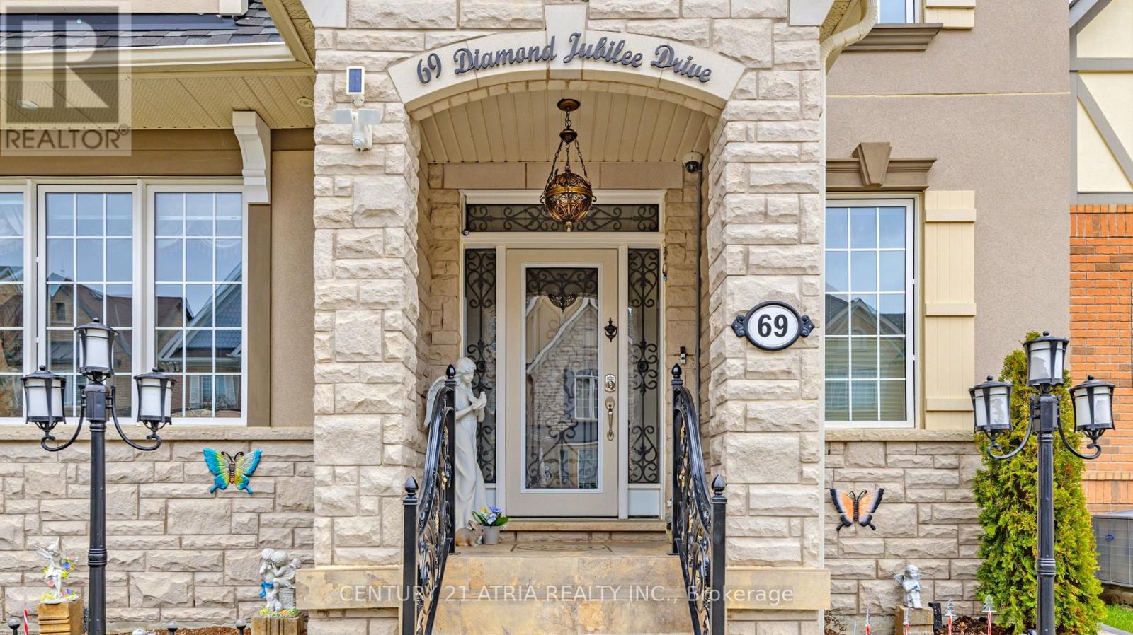 69 Diamond Jubilee Drive, Markham, Ontario  L6B 0Y5 - Photo 2 - N13704228