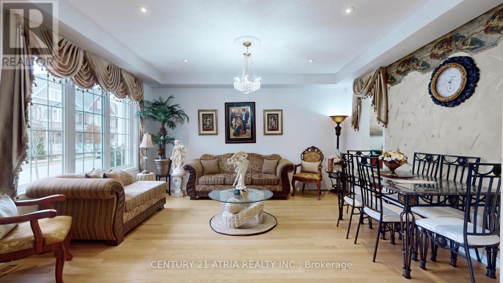 69 Diamond Jubilee Drive, Markham, Ontario  L6B 0Y5 - Photo 4 - N13704228