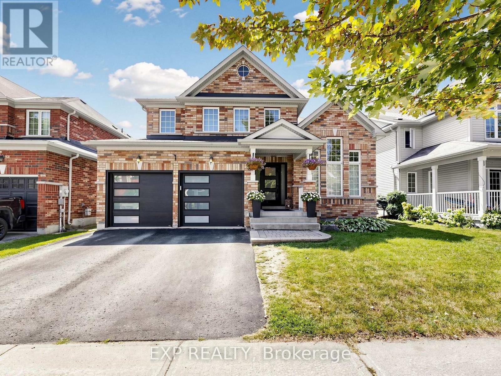 9 CARNESS CRESCENT, Georgina, Ontario