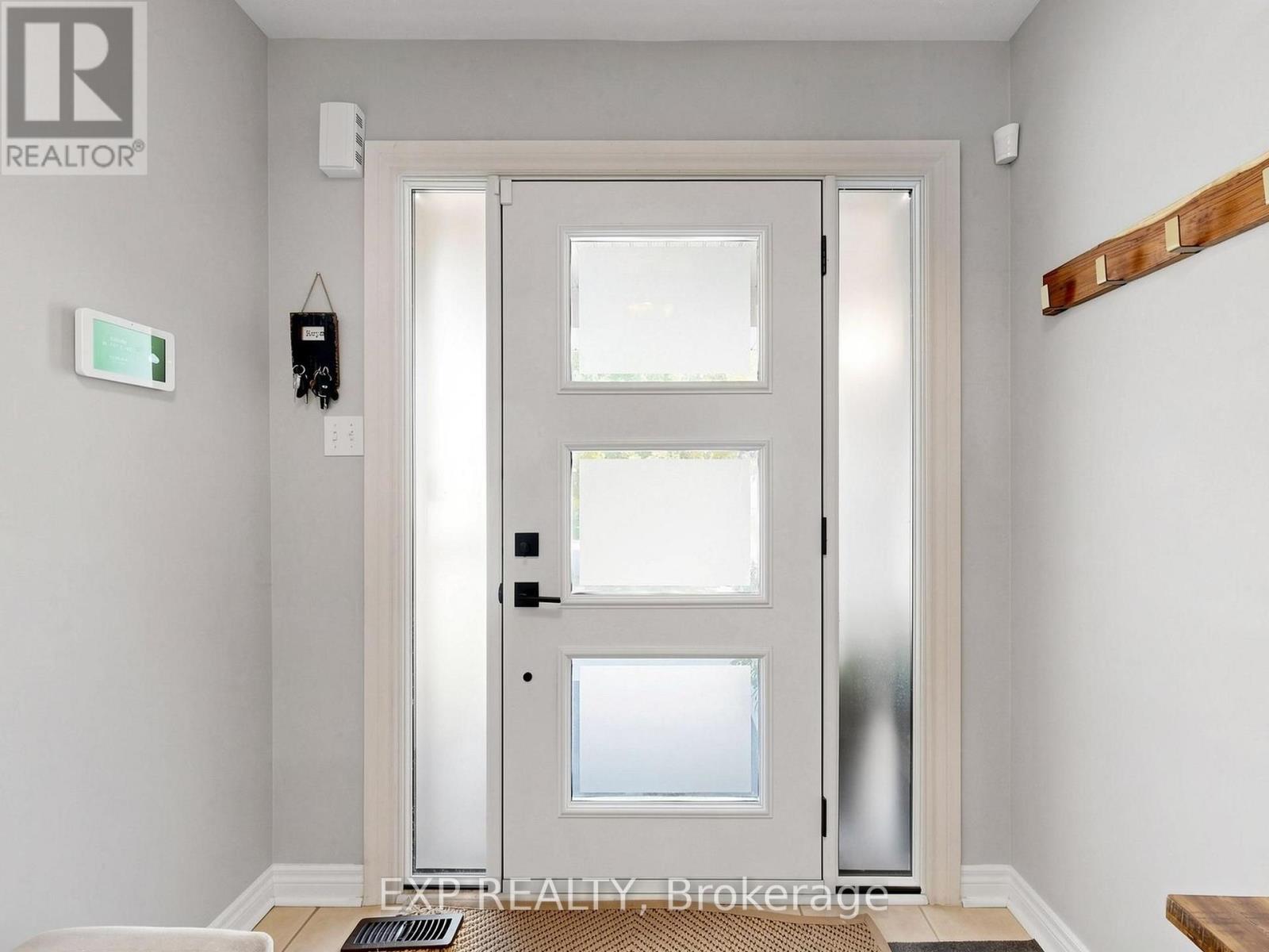 9 Carness Crescent, Georgina, Ontario  L4P 0B6 - Photo 5 - N13704230