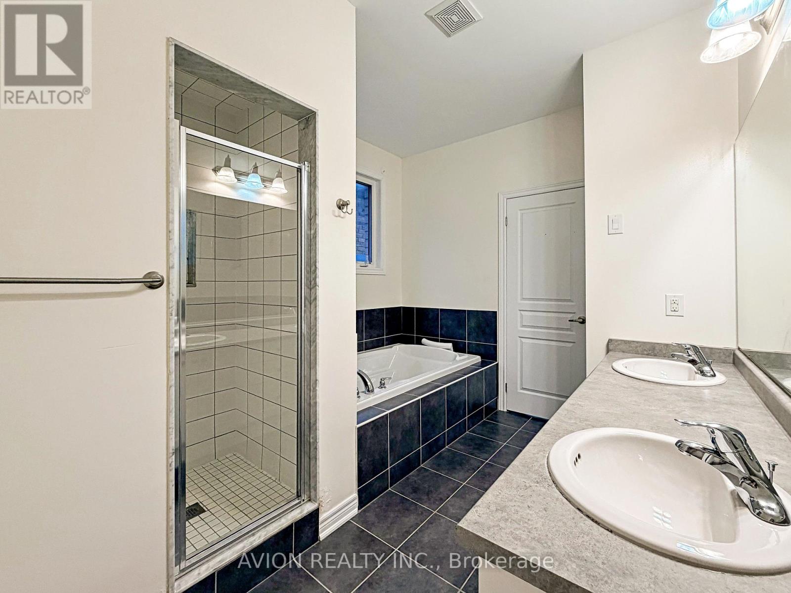 124 Wilfred Murison Avenue, Markham, Ontario  L6C 0S9 - Photo 14 - N13704236