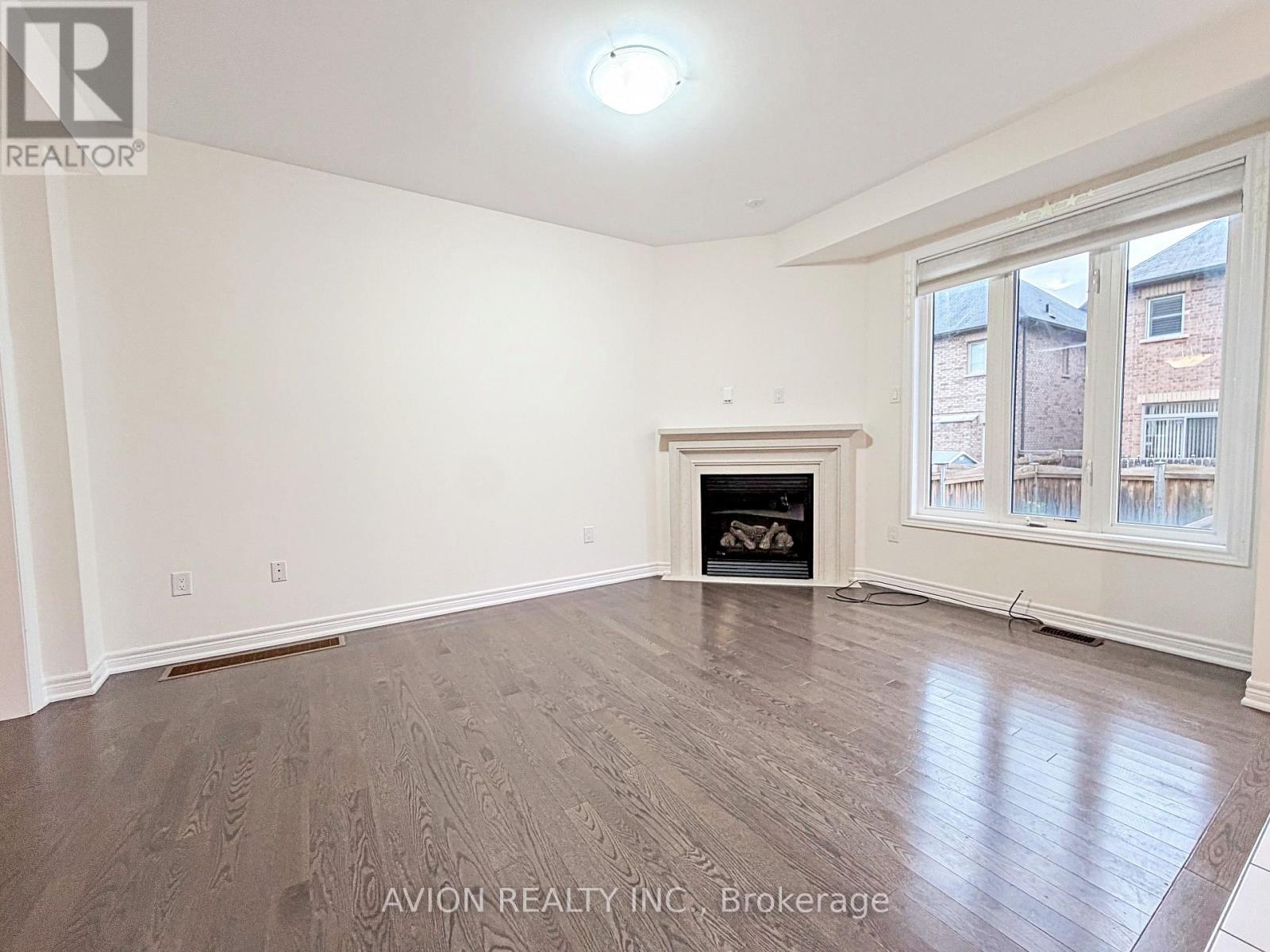 124 Wilfred Murison Avenue, Markham, Ontario  L6C 0S9 - Photo 2 - N13704236