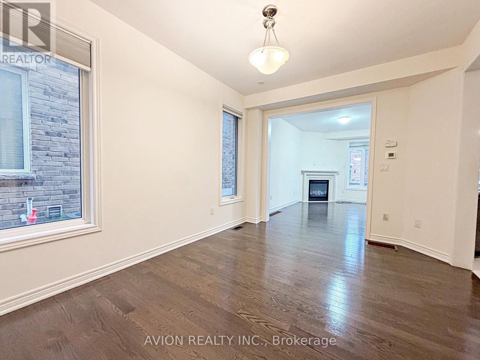 124 Wilfred Murison Avenue, Markham, Ontario  L6C 0S9 - Photo 5 - N13704236