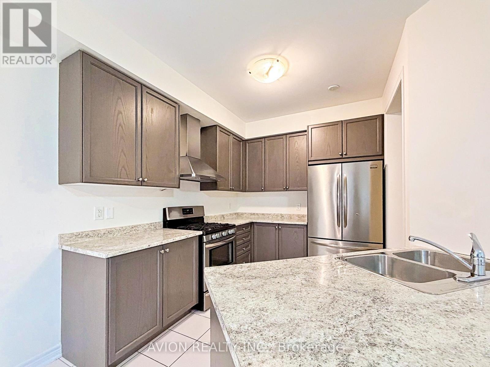 124 Wilfred Murison Avenue, Markham, Ontario  L6C 0S9 - Photo 6 - N13704236