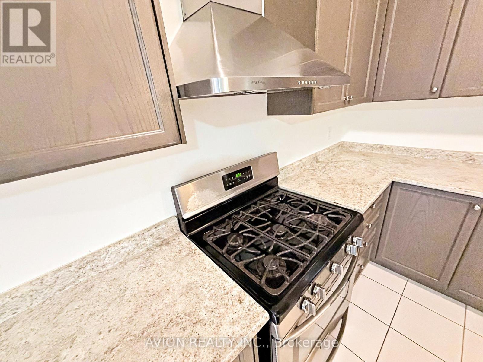 124 Wilfred Murison Avenue, Markham, Ontario  L6C 0S9 - Photo 7 - N13704236