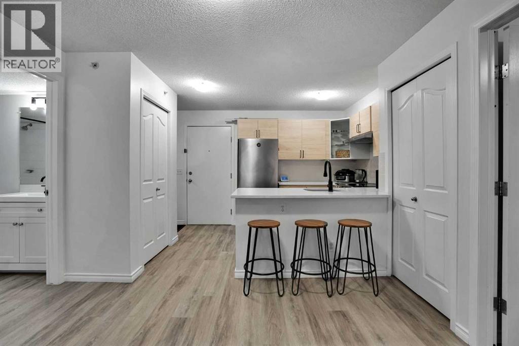 1407, 8 Bridlecrest Drive SW, Calgary, Alberta T2Y 0H6 - Photo 4 - A2339245