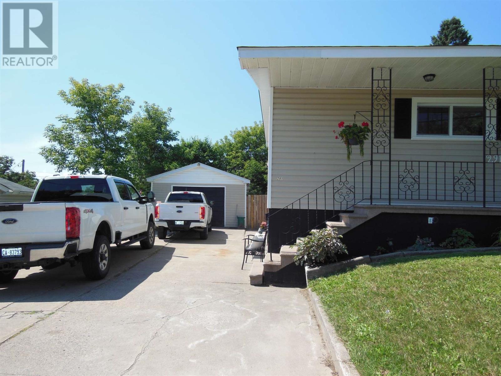 291 St. Patrick St, Sault Ste. Marie, Ontario  P6C 3S7 - Photo 2 - SM262190