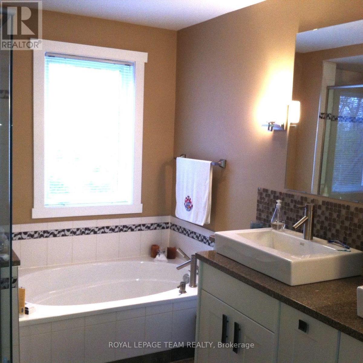 291 Ferndale Avenue, Ottawa, Ontario K1Z 6P9 - Photo 10 - X13704248