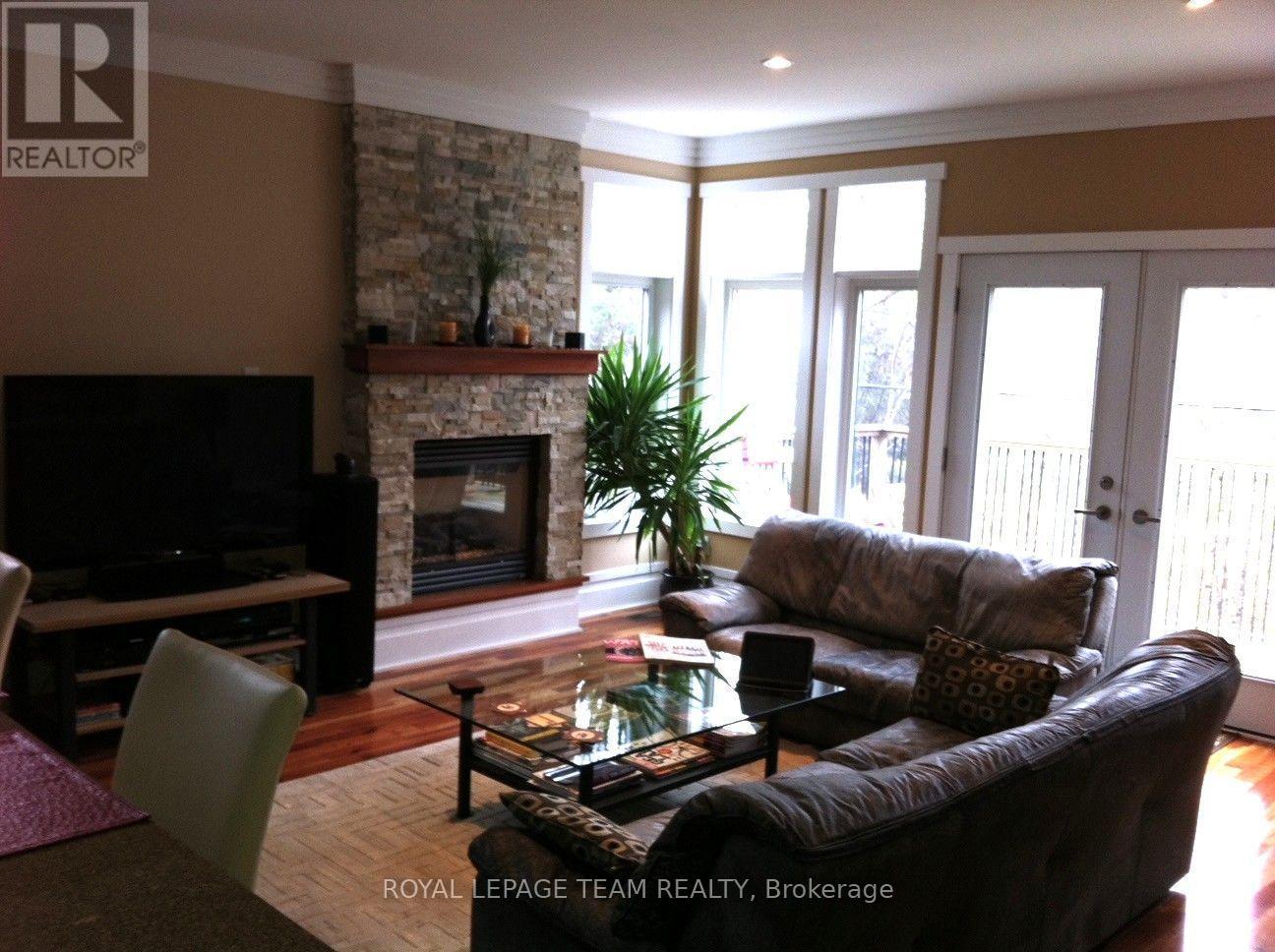 291 Ferndale Avenue, Ottawa, Ontario K1Z 6P9 - Photo 3 - X13704248