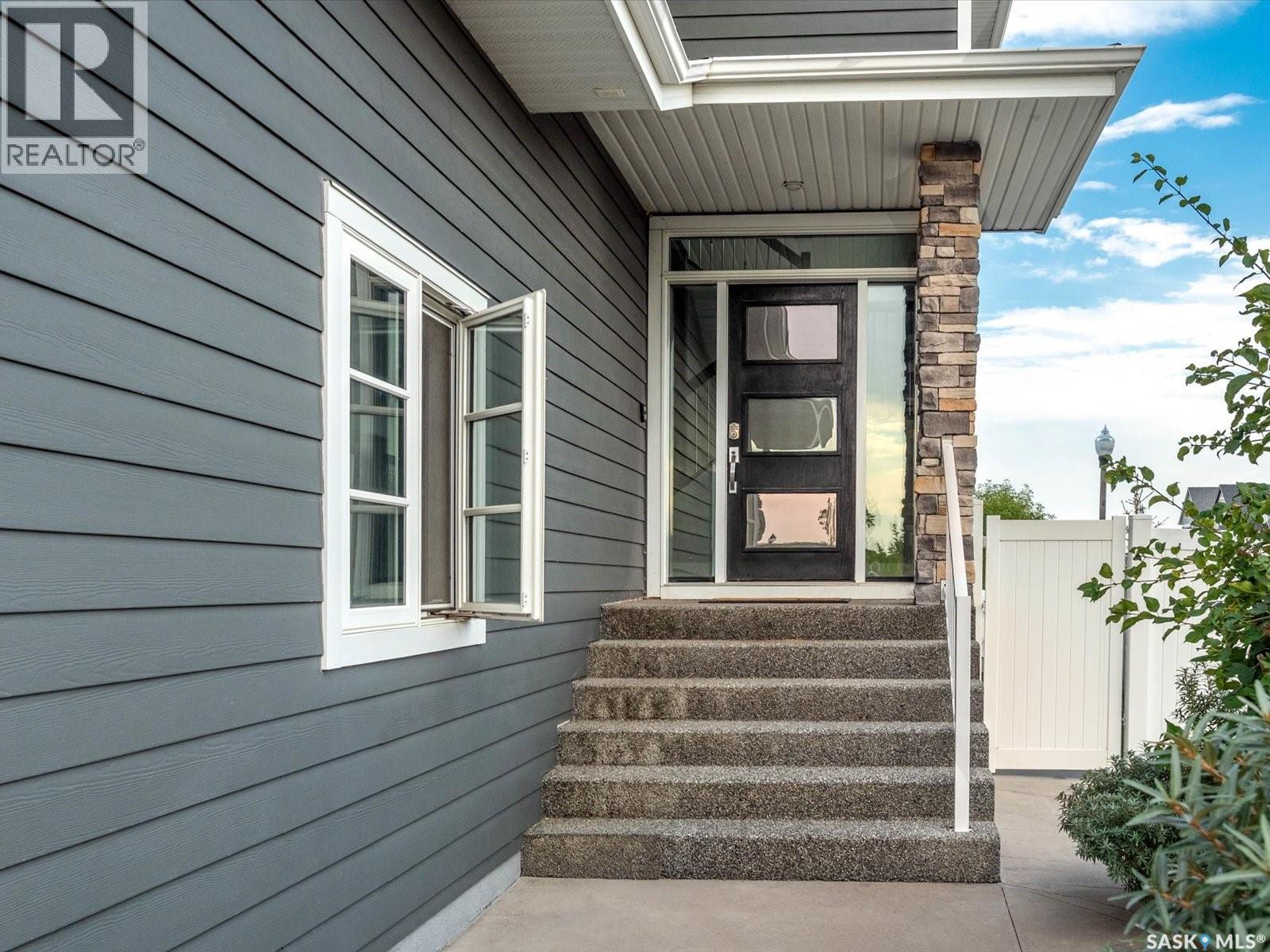 3633 Green Water Drive, Regina, Saskatchewan  S4V 1R3 - Photo 5 - SK046393