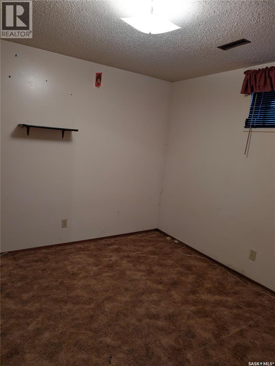 208 Carson Street, Dundurn, Saskatchewan  S0K 1K0 - Photo 12 - SK046392