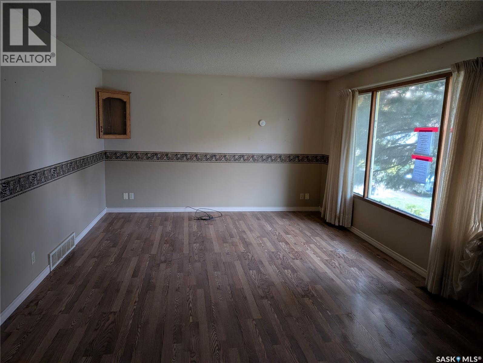 208 Carson Street, Dundurn, Saskatchewan  S0K 1K0 - Photo 3 - SK046392